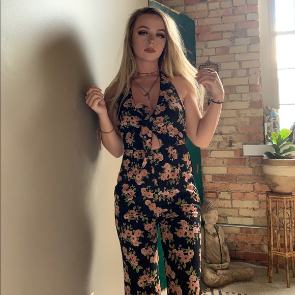 Billabong Flower Print Romper🌙 - Picture 8 of 11